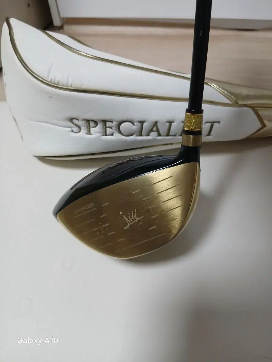 ゴルフ ドライバー SPECIALIST カバー付属
