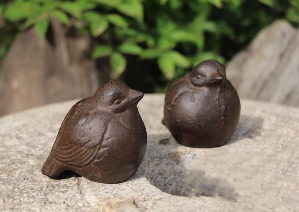 鉄製の小鳥の置物お茶の台庭のガーデンバルコニーテーブルの飾り窓の装飾工芸品 鉄製の小鳥の置物お茶の台庭のガーデンバルコニーテーブルの