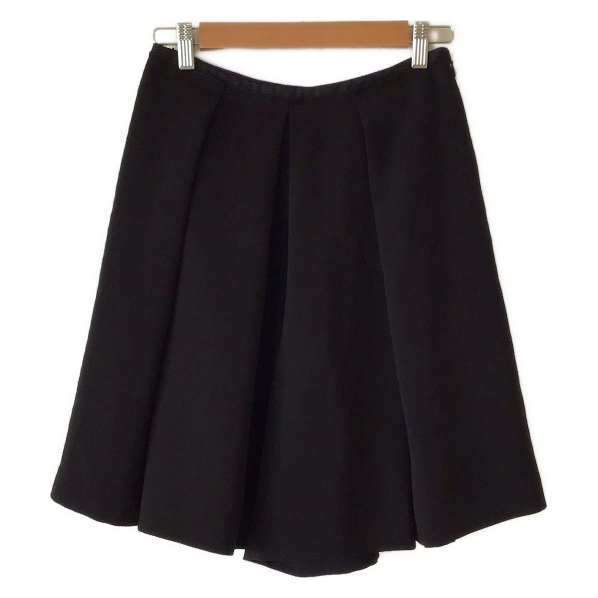 TO BE CHIC トゥービーシック ハーフパンツ サイズ40 M レディース - 黒 プリーツ