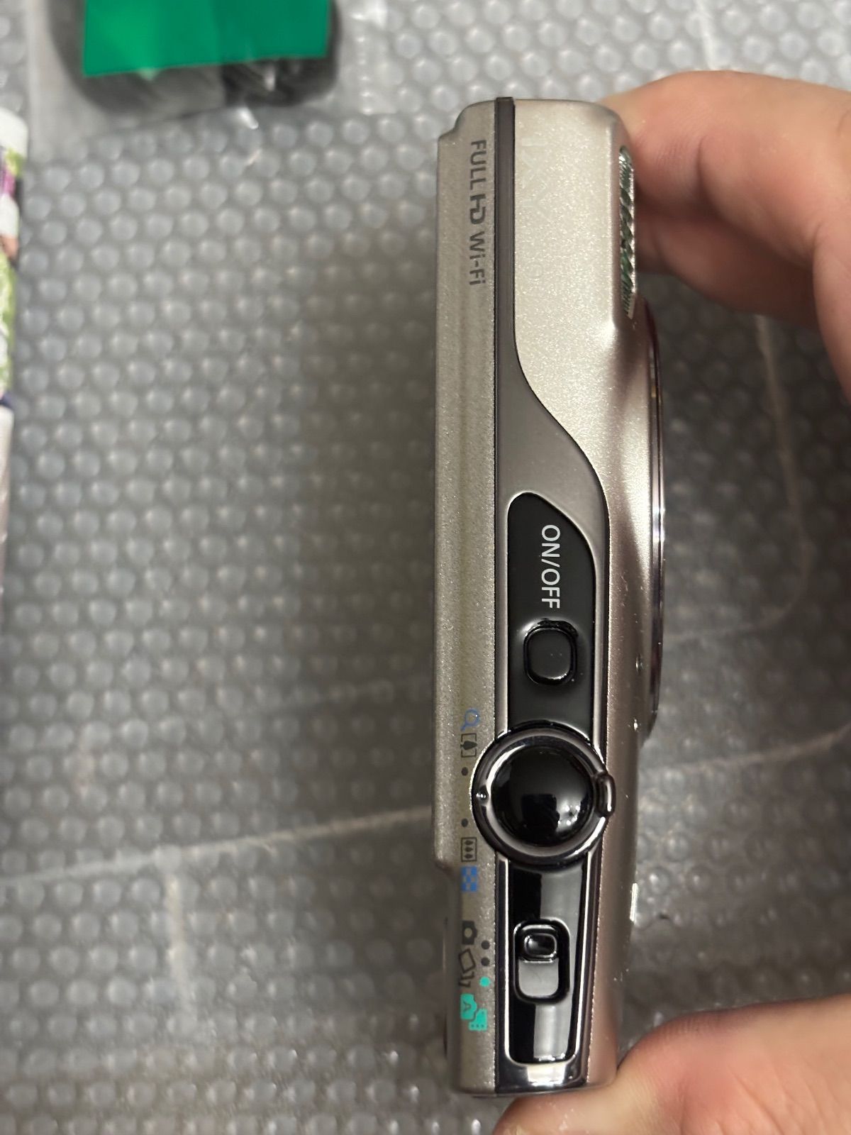 美良品
DESCENT デサント 
 シェルウェアジャケット Canon IXY650 デジタルカメラ 美品 9231 Canon コンパクト