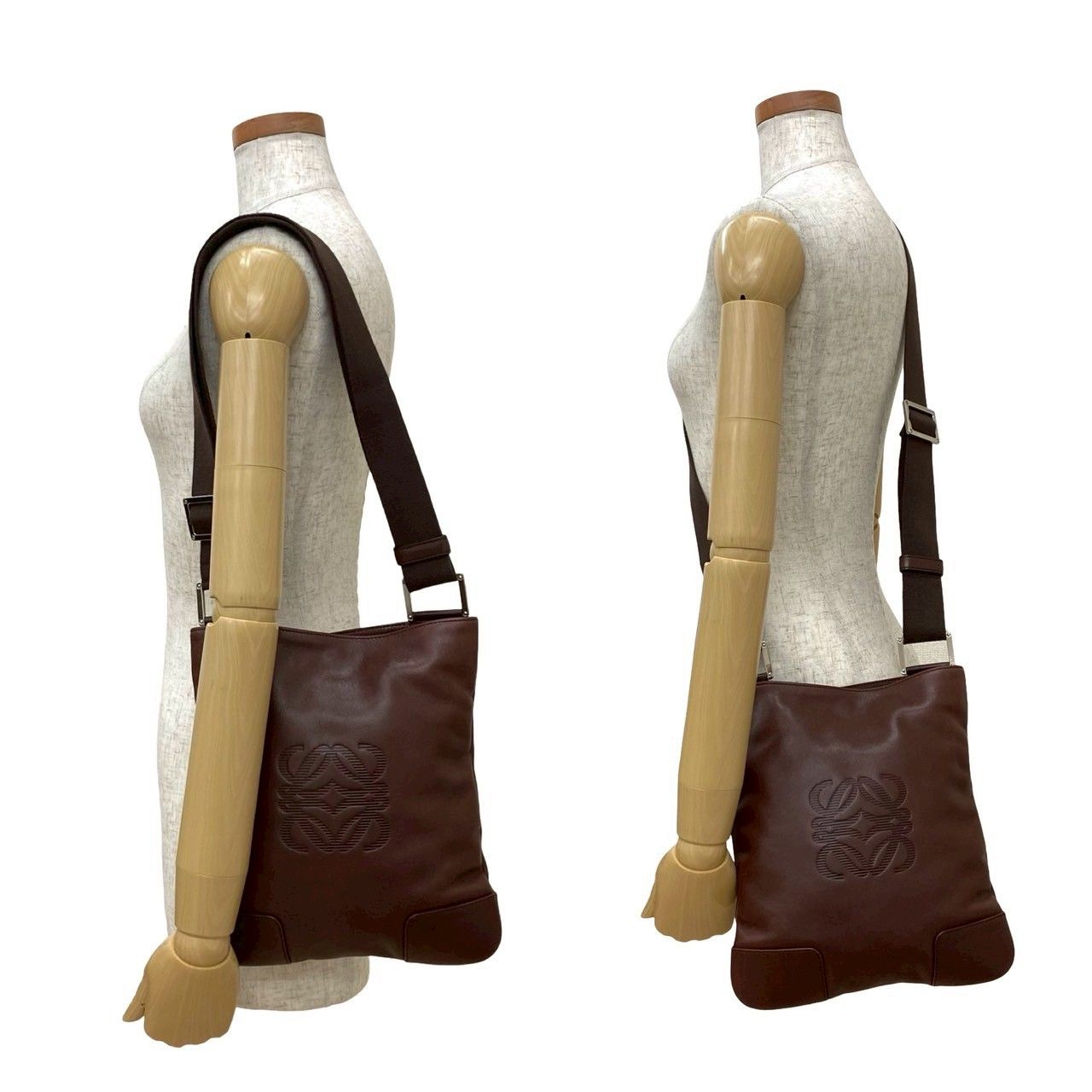 極 美品 袋付き LOEWE ロエベ アナグラム ロゴ 型押し レザー 本