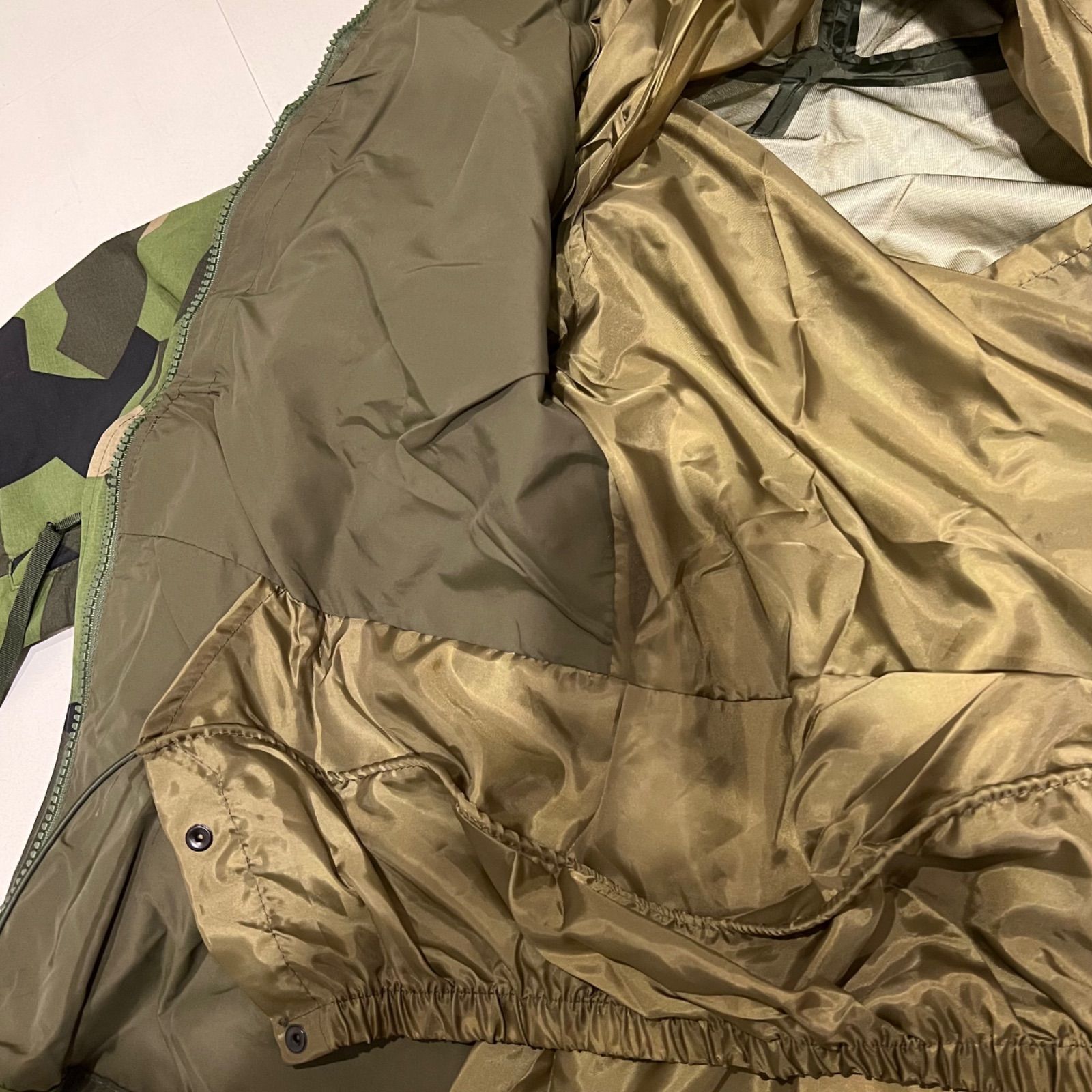 S M 新品 スウェーデン軍 M90 迷彩 マウンテンパーカー GORE-TEX ...