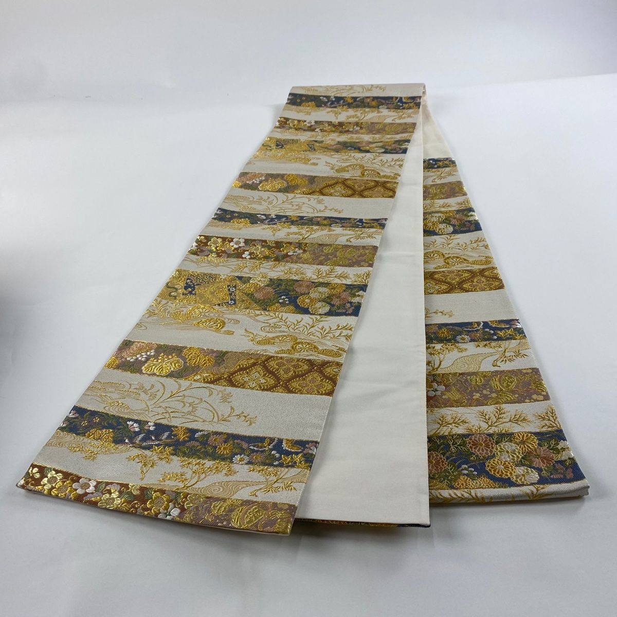 袋帯 美品 秀品 落款 今江嘉久 横段小花文 金糸 箔 クリーム 六