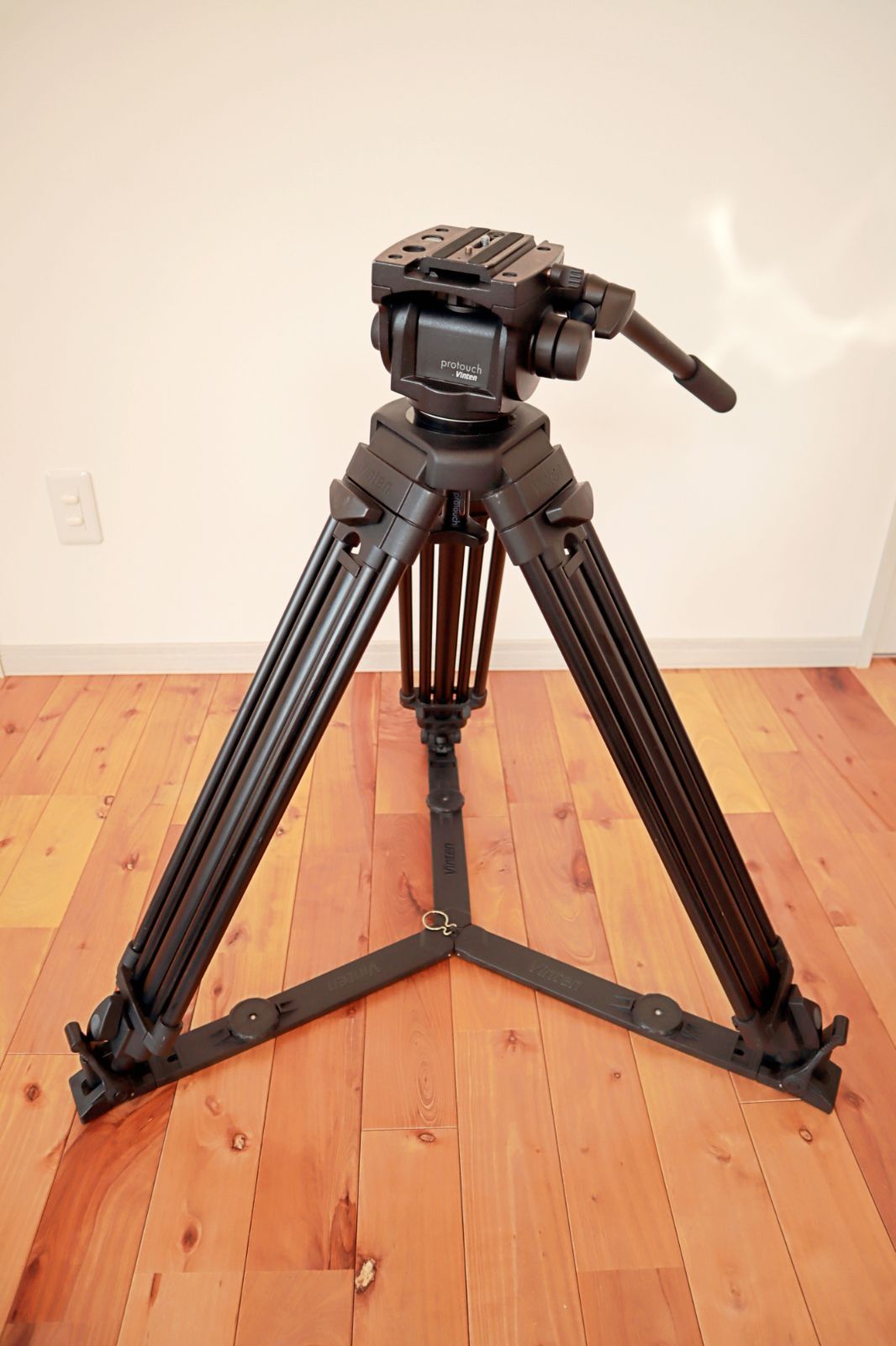 2024年最新海外 Vinten Tripod PRO-6DC System ビデオ三脚 映像撮影 