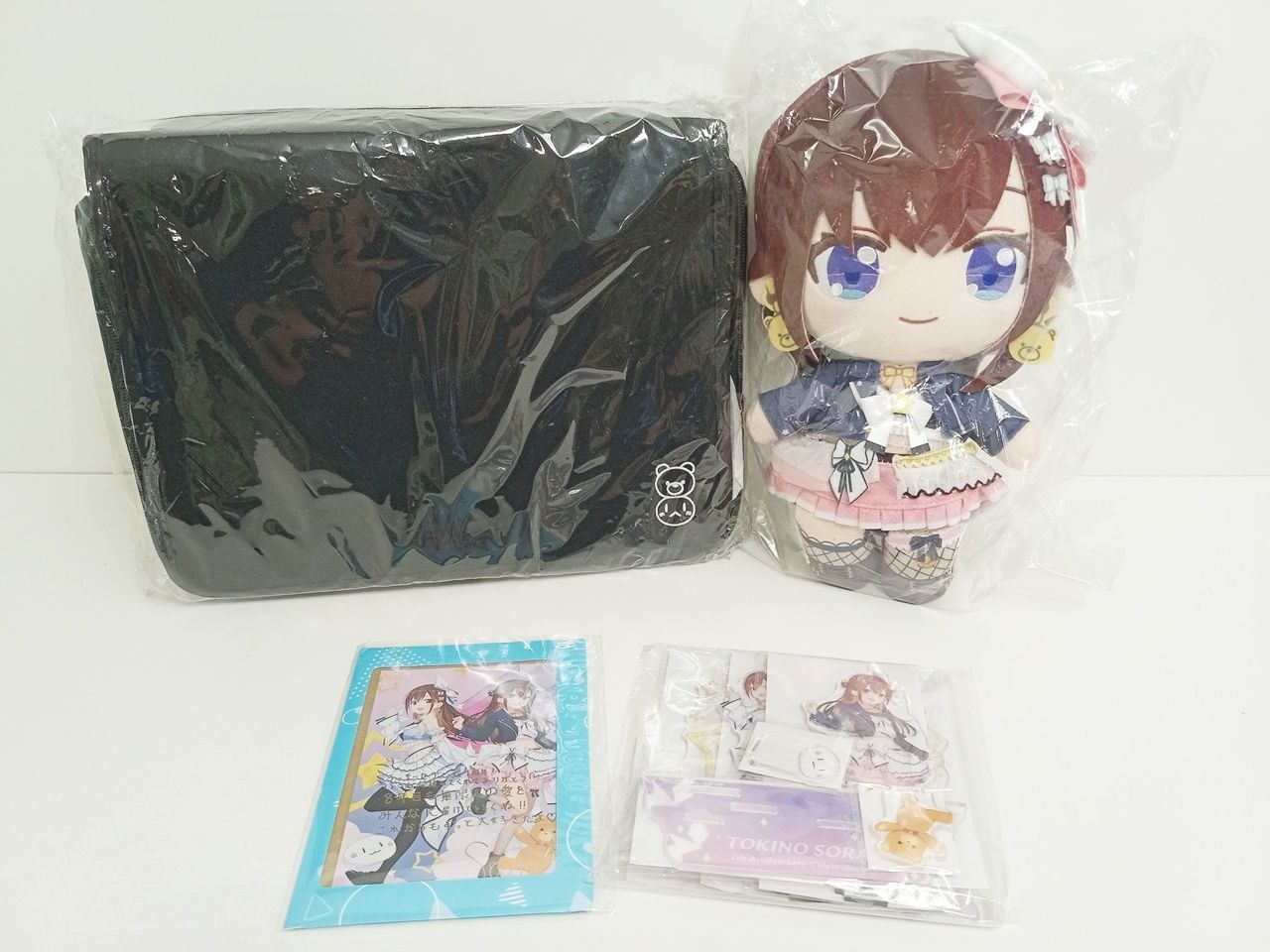 ときのそら 活動7周年記念 フルセット ときのそらぬいぐるみ ジャケットミニ丈ドレス衣装ver. | ショルダーバッグ | アクリルジオラマスタンド | 箔押し複製サイン-メッセージ入りポストカード 4点セット ボイス無し 未開封混在 M-5858
