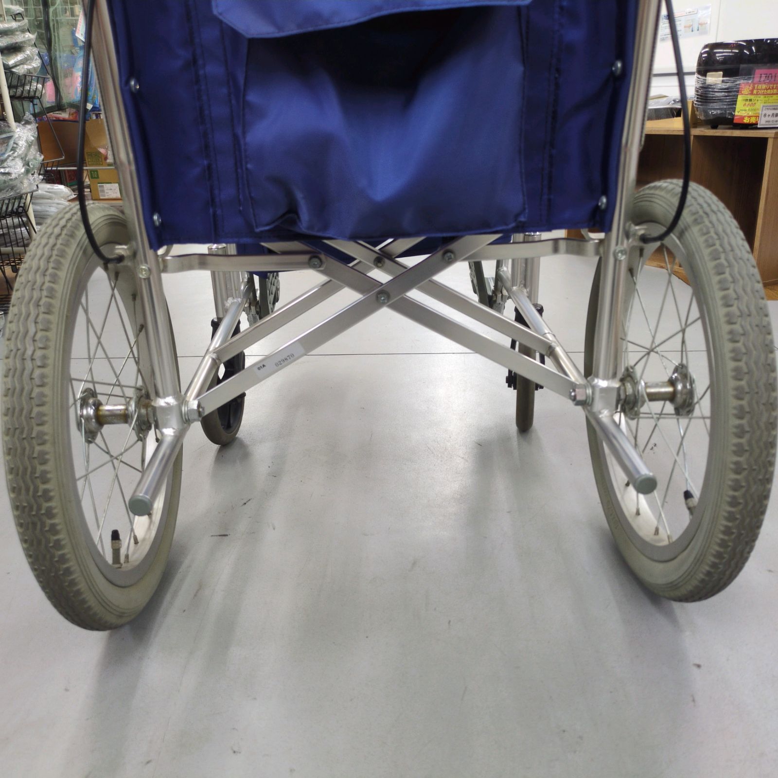 J253 ☆多少使用感有り☆NiSSiN☆介助式車いす