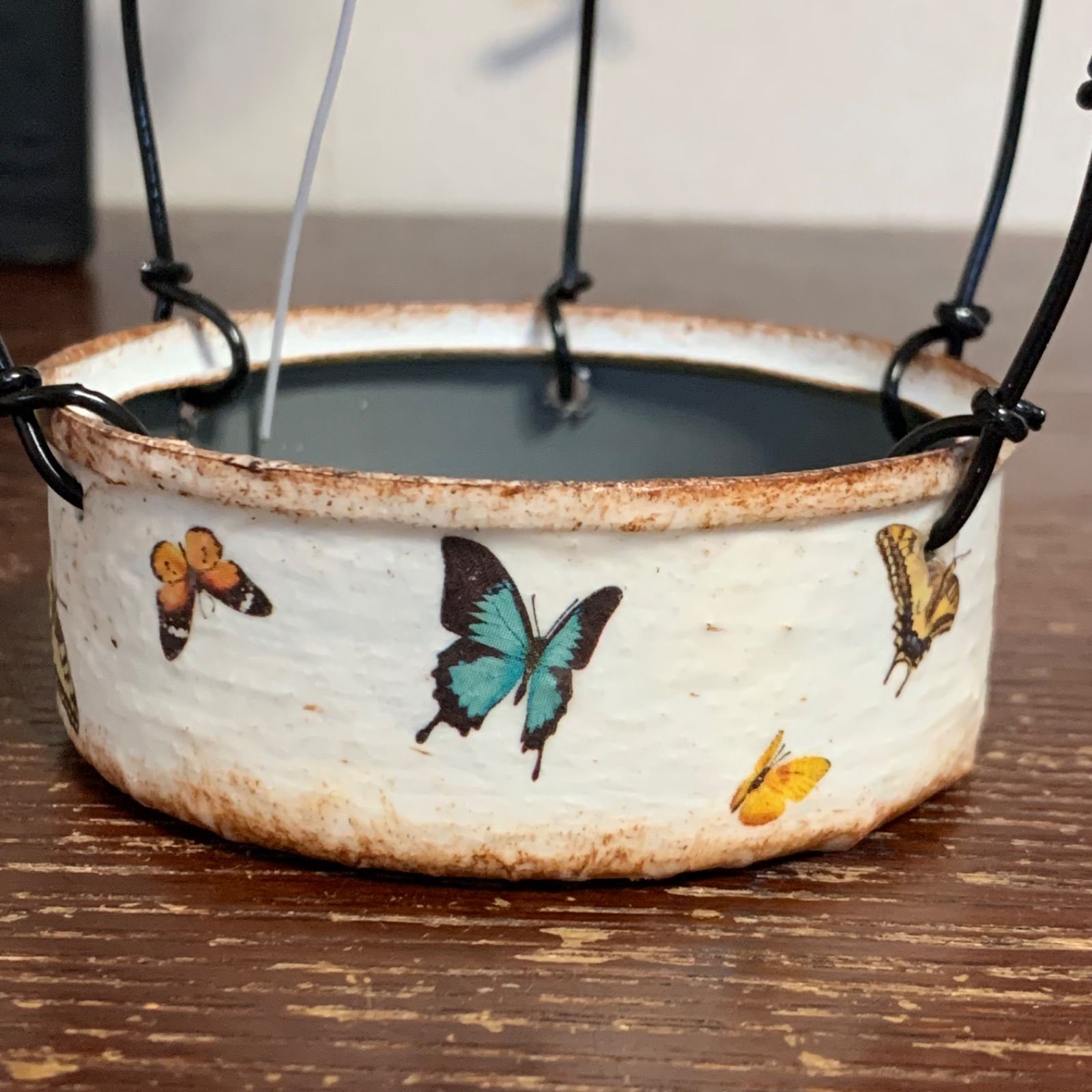 鳥かご風 リメイク缶 小 (蝶 ホワイト) ハンドメイド ＊ 吊り