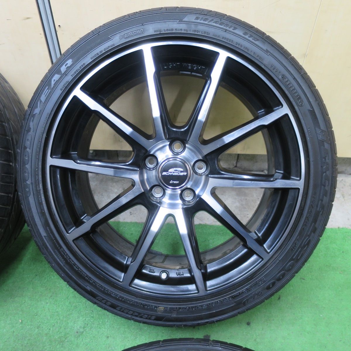 才能 バリ溝 キレイ 9.5分 86 BRZ 等 215 45R17 グッドイヤー イーグル LS2000 hybrid2 SCHNEIDER シュナイダー 17インチ PCD100 5H 5092303TTノ ベーシック