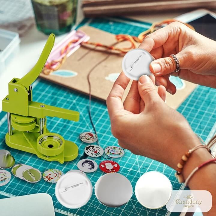 シャンディニー Chandeny 缶バッジ パーツセット 缶バッジマシーン用 素材 DIY 製作 ブリキ ばね針式 300個 直径58mm