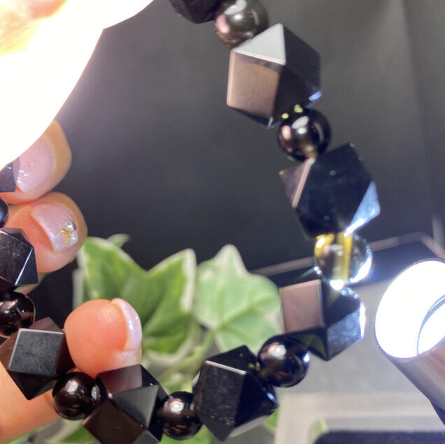 隕石テクタイト菱型ブレスレット❣️最高のエネルギーを高め - メルカリ 