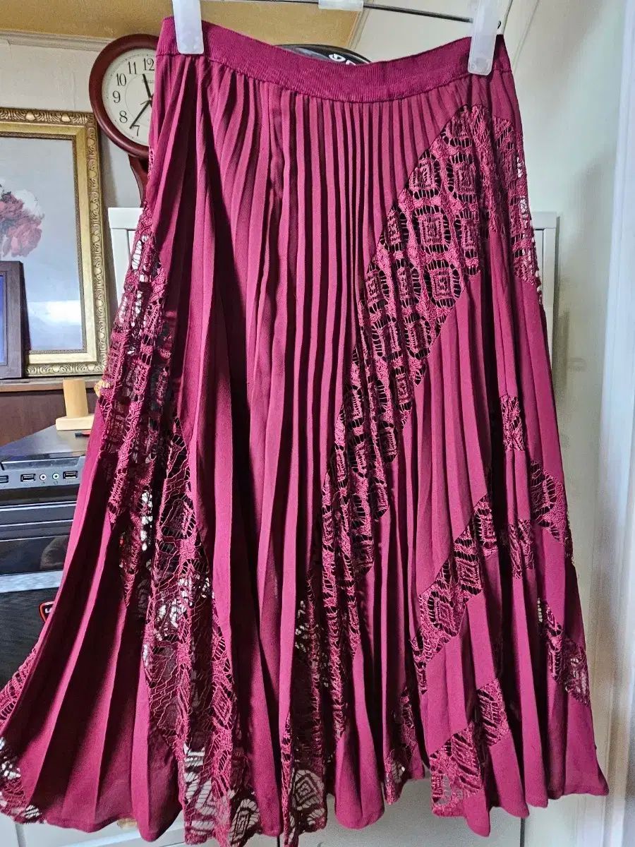 セルフ ポートレイト バーガンディ レース プリーツ スカート