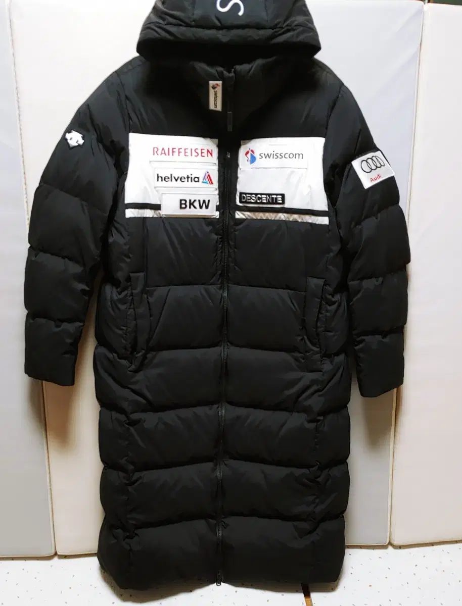 XL DESCENTE(デサント) アウディ ロングパッド入りジャンパー 黒 1187