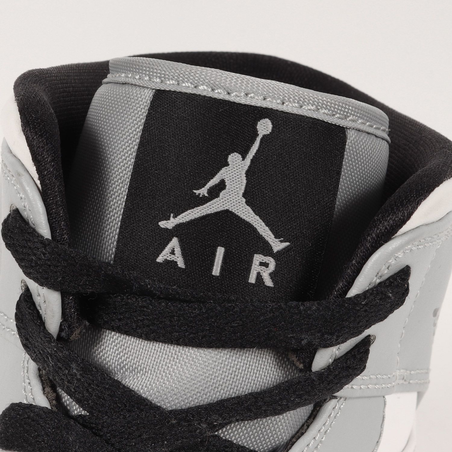 NIKE ナイキ AIR JORDAN 1 MID Light Smoke Grey/Black-White (554724