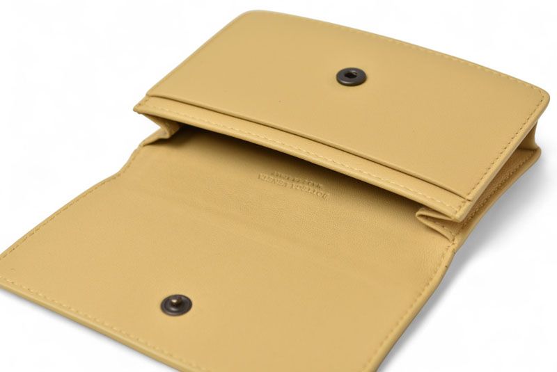 レザー ベージュ