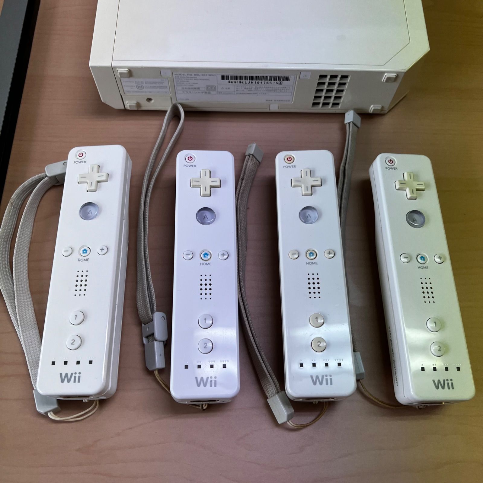 🌸【セット商品】Wii 本体 リモコン 4本 ACアダプター セット 白