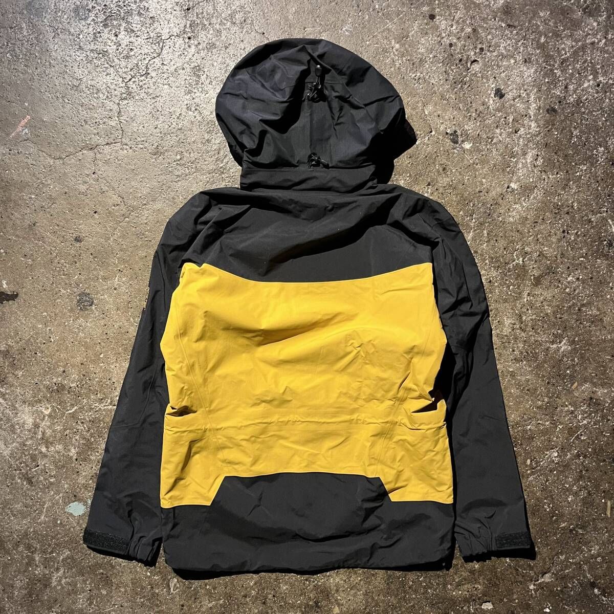 ARC'TERYX BEAMS別注 40th THETA AR JACKET S GORE-TEX