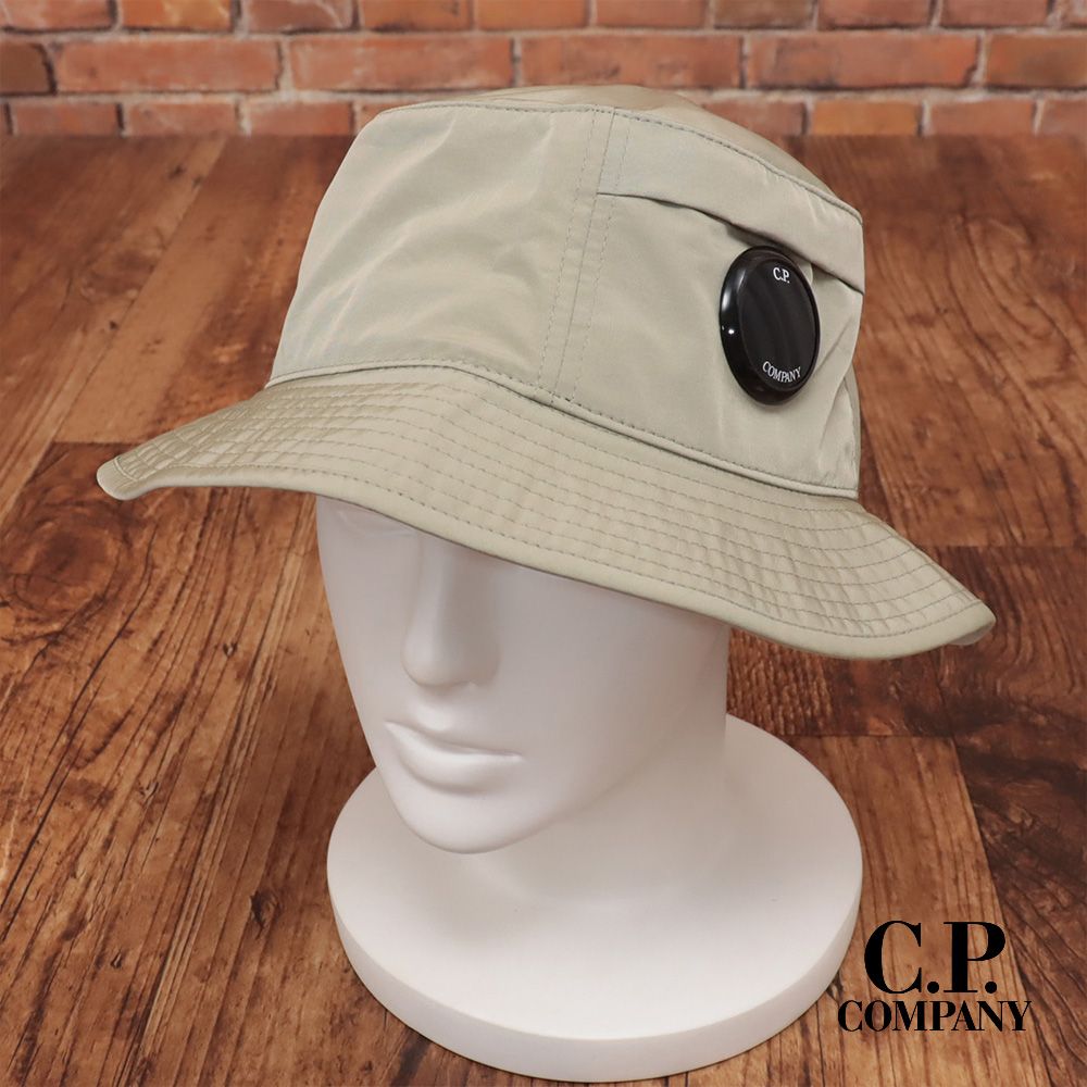 CP Company|Lサイズ|バケットハット 15CMAC367A 005904A 防水 防風性能 アウトドア スポーティー 帽子 シーピーカンパニー |カーキベージュ|mb209|