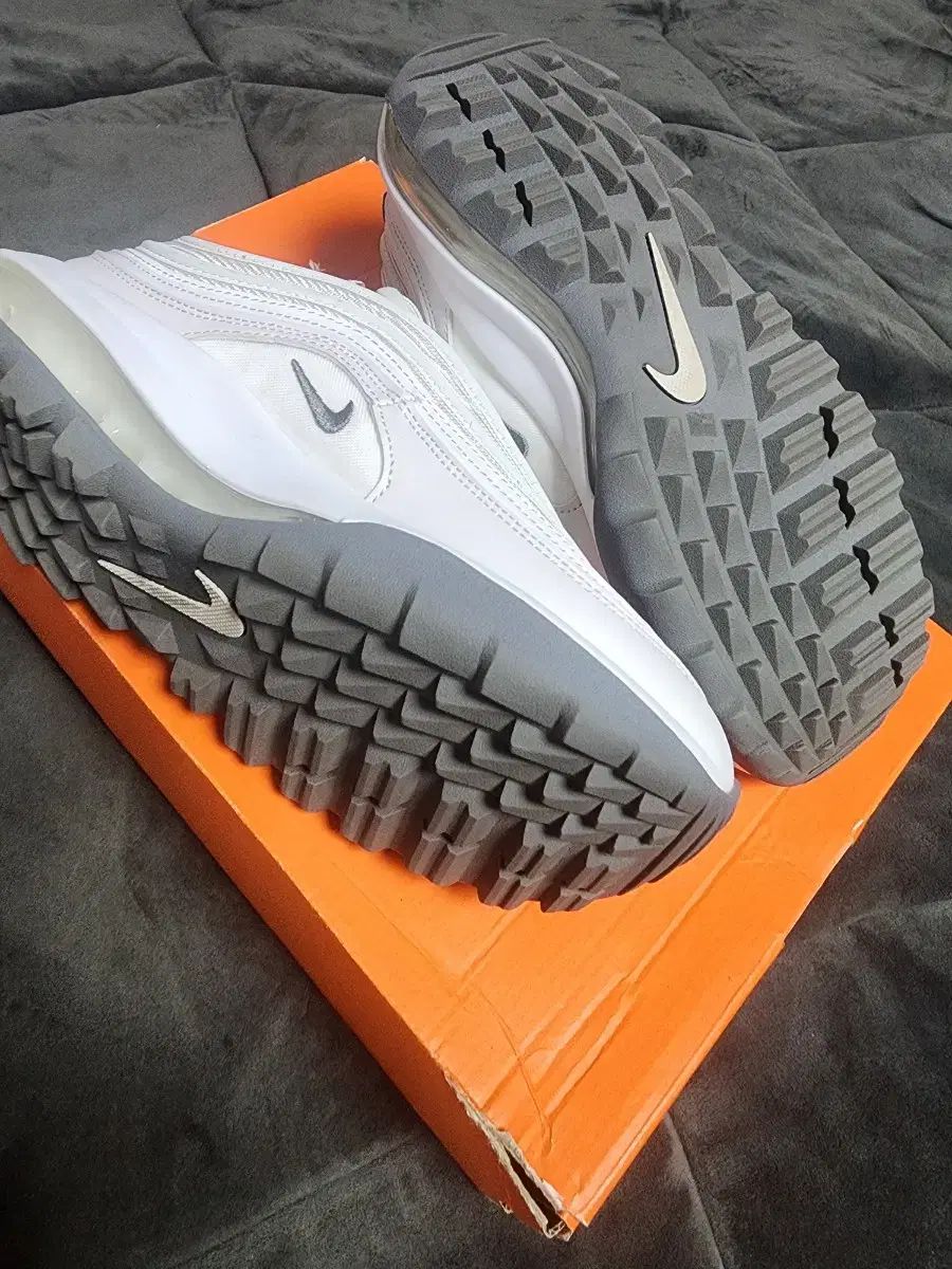 NIKE ナイキ