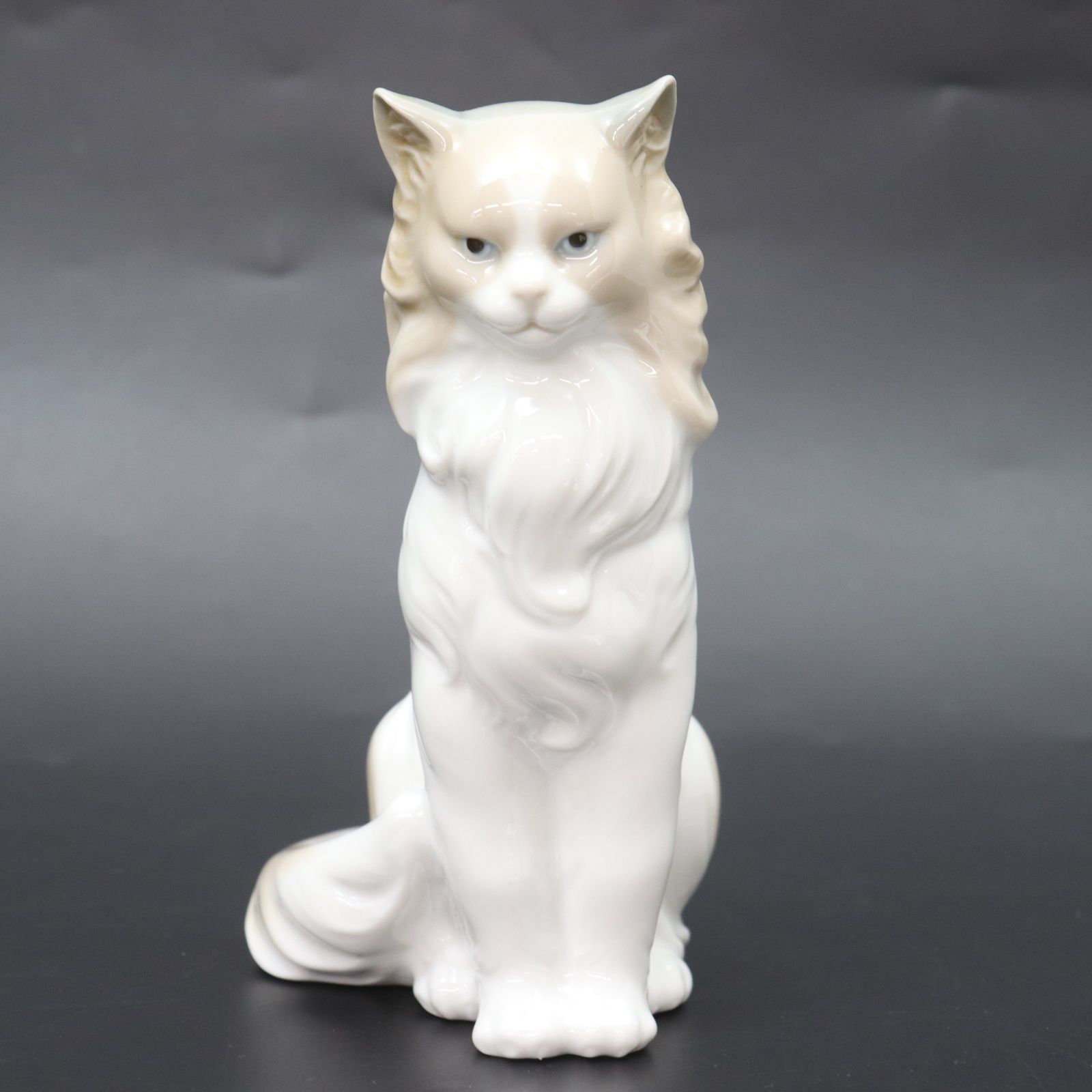NAO PORCELAIN 猫の置物 0113.リヤドロの引退したナオ。猫愛好家