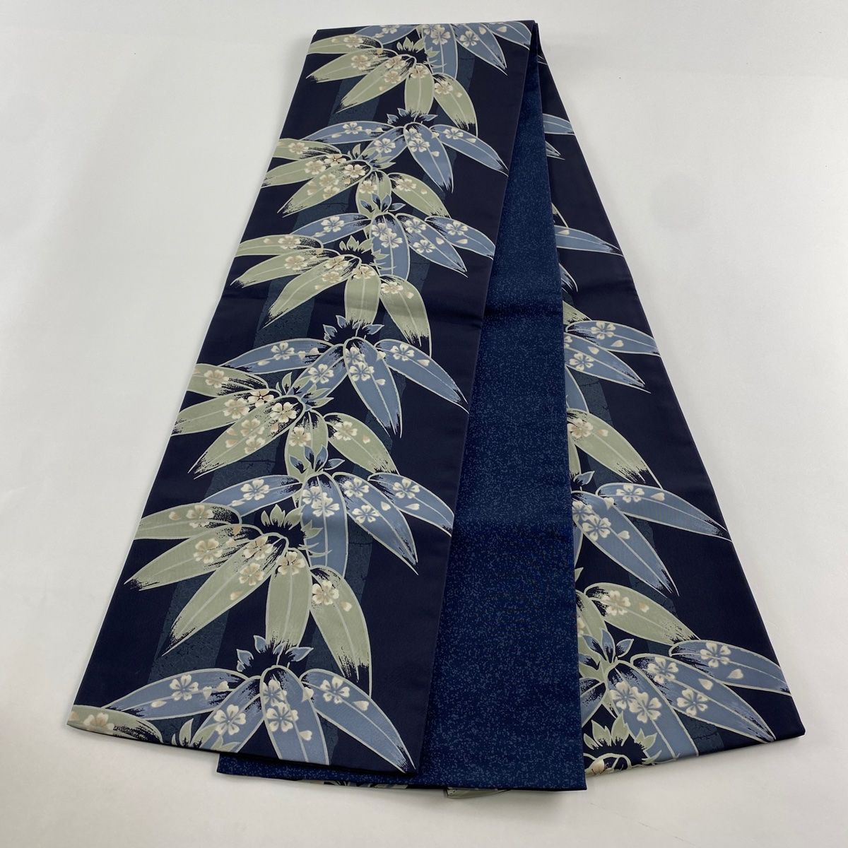 袋帯 秀品 笹 桜 紺色 全通 正絹 【中古】 - メルカリ