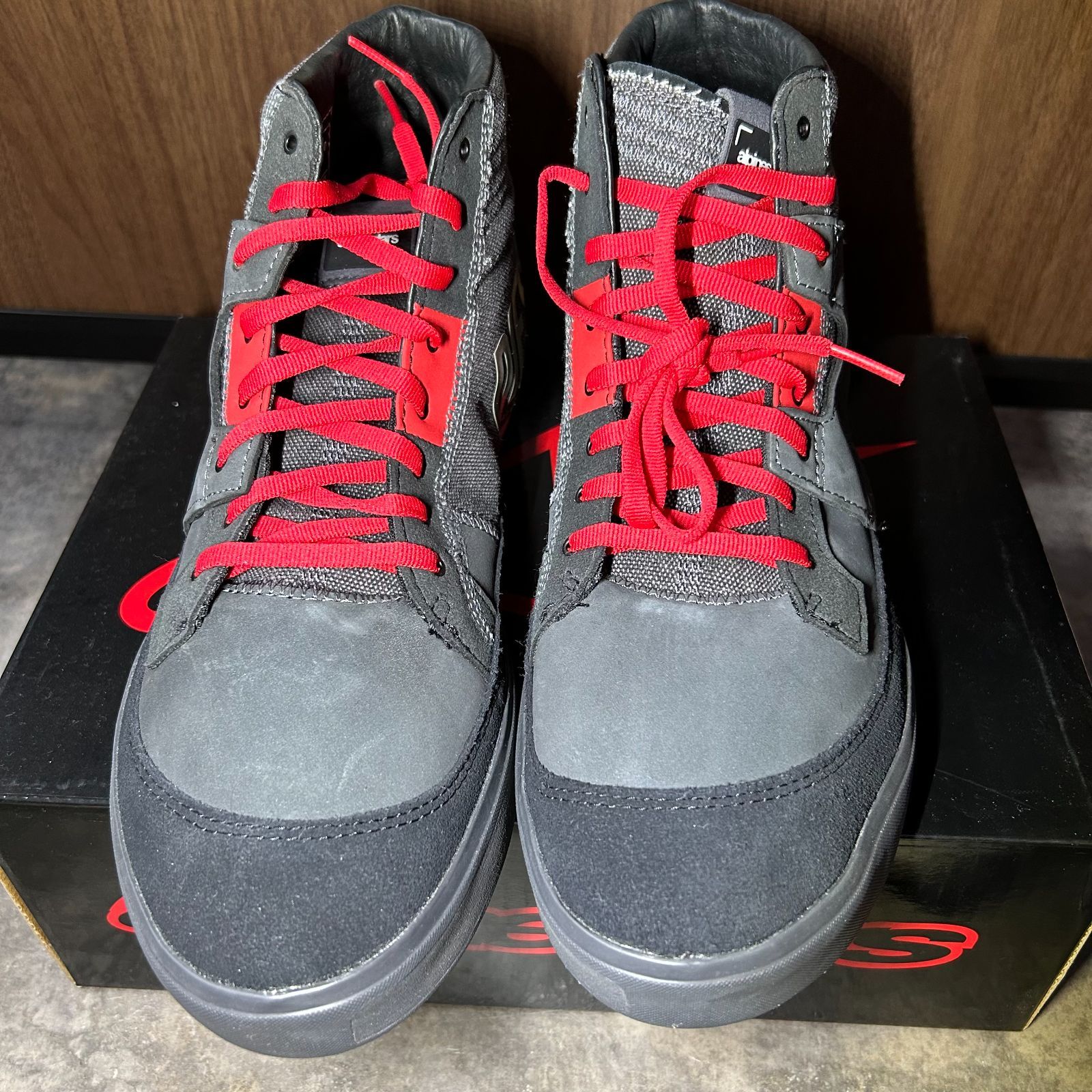 モデル Alpinestars×DIESEL アルパインスターズ×ディーゼル AS-DSL AKIO SHOE ANTHRACITE BRIGHT RED US9.5 27cm US10 28㎝ ライディングシューズ バイク グレー レッド DECORATOM_COM_BR