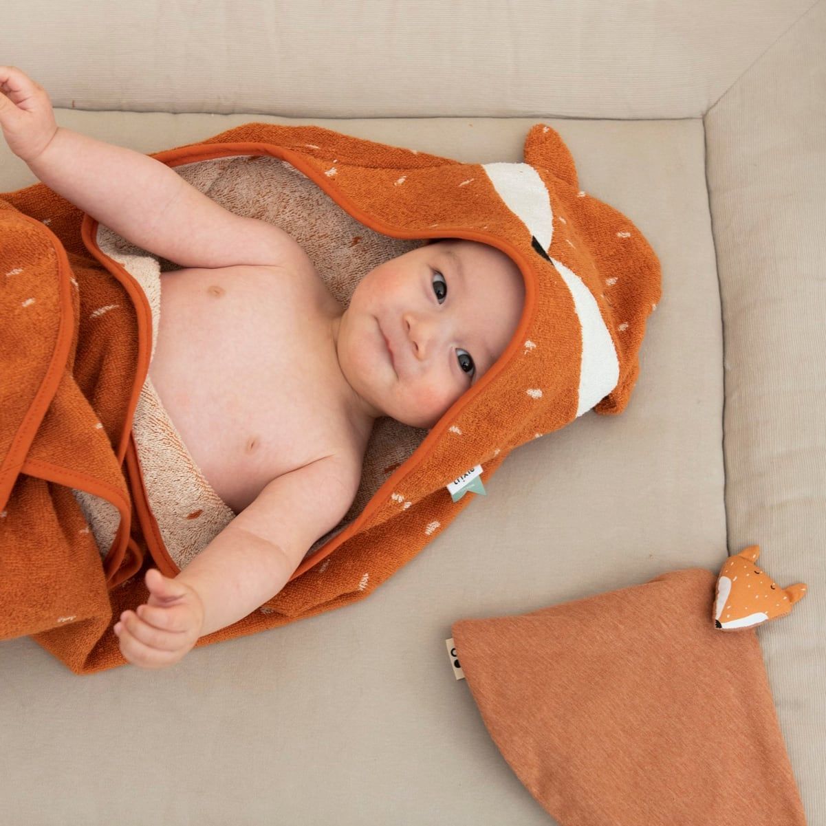 きつね フード付きタオル アニマル trixie baby トリクシーベビー Hooded Towel Mr. Fox バスタオル おくるみ オレンジ