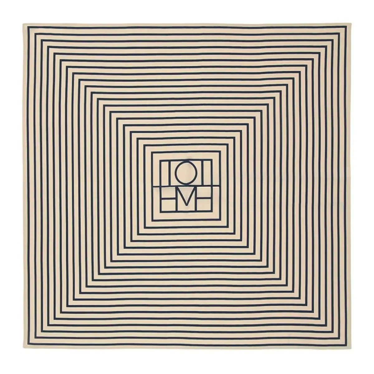 送料関税込【toteme】モノグラム シルク スカーフ ☆Toteme 定番 'Venezia' モノグラム シルクスカーフ 関税込み
