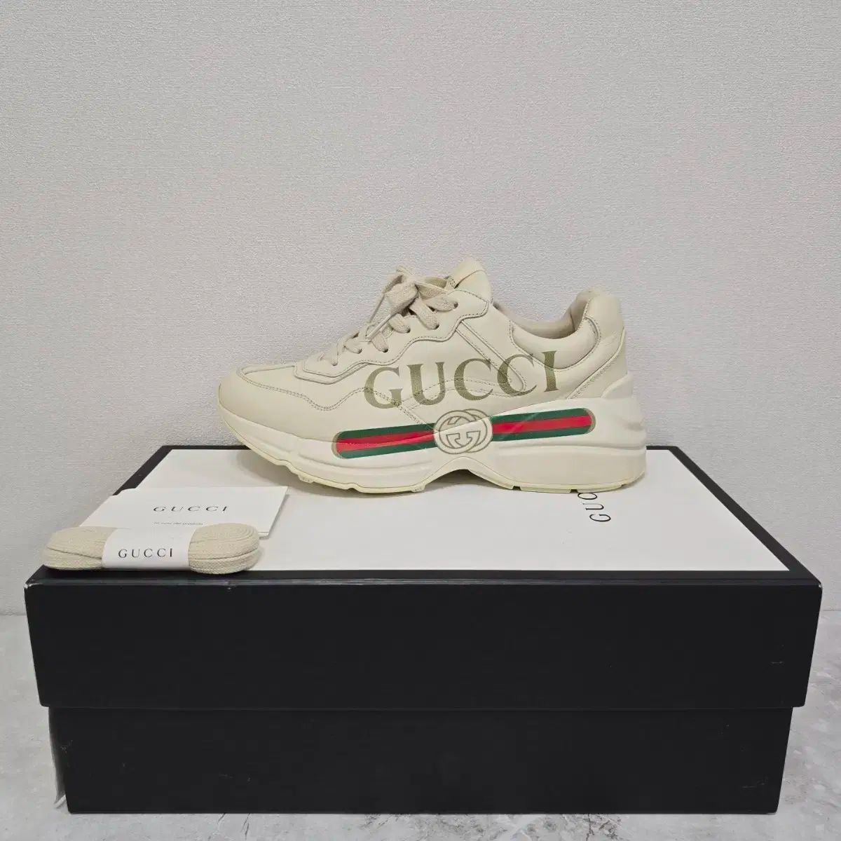 GUCCI スニーカー　グッチ　38サイズ Men's Ace sneaker with bee in white leather | GUCCI® US