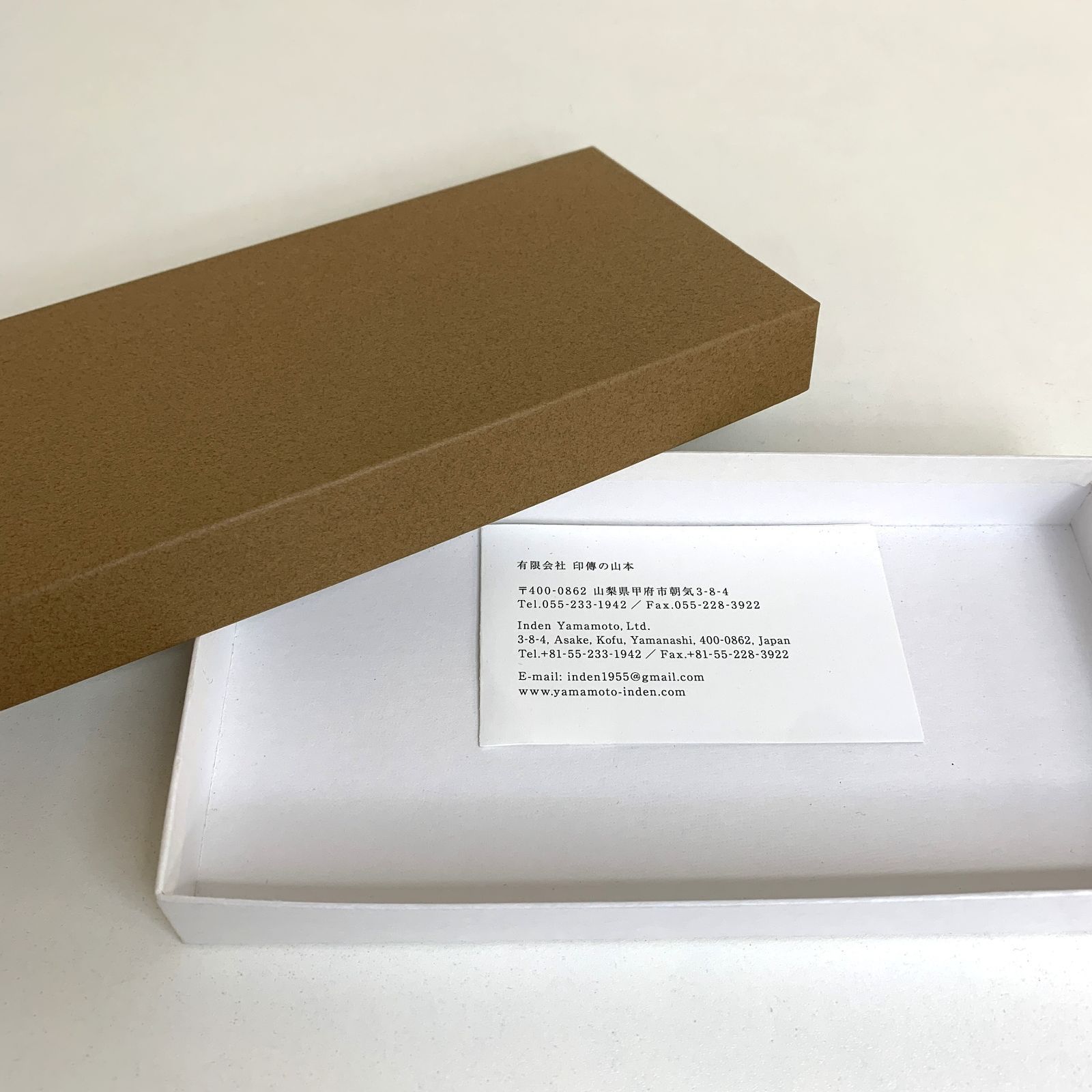 【大人気！】【印傳屋】財布 折りたたみ財布 富士山 赤 新品未使用！！ 未使用品】印傳屋 印伝の山本 長財布 「富士山」二つ折り 財布