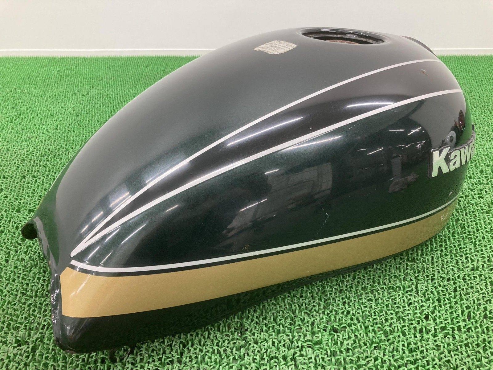 ゼファー750 タンク ミナスウィンザーグリーン カワサキ 純正 中古 ZR750C ZEPHYR750 ZEP750 ノーマルガソリンタンク 修復素材に 23 ゼファー750 タンク ミナスウィンザーグリーン カワサキ 純正 バイク
