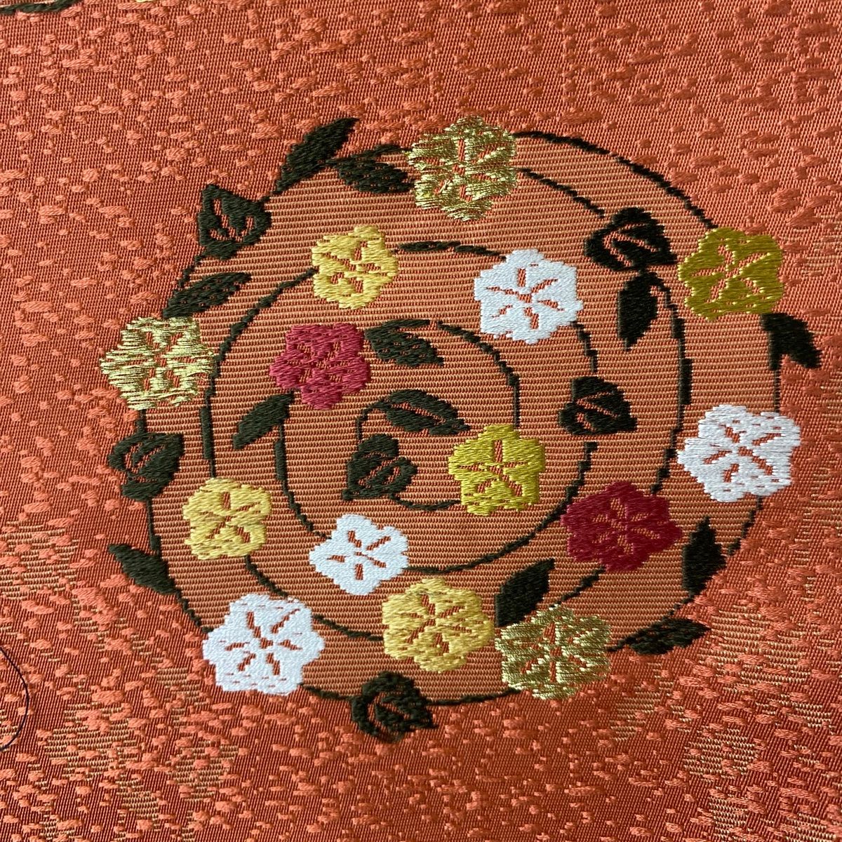 名古屋帯 刺繍　朱色　美品 名古屋帯 美品 秀品 関西仕立て 渦巻き 梅 刺繍 金糸 朱色 正絹
