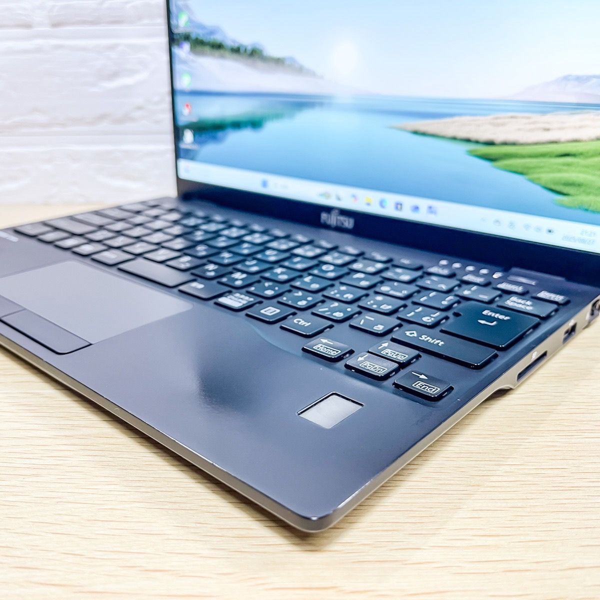 F-56/i5-1145G7/SSD256/8GB/カメラ/14インチFHD