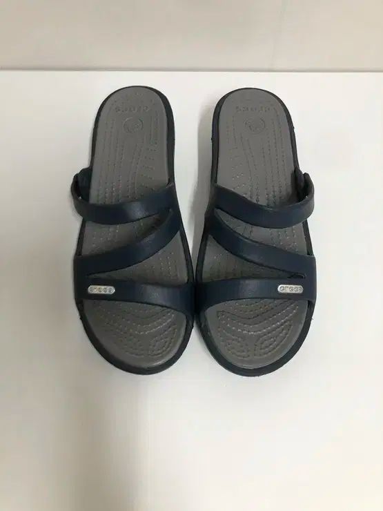 235 サイズ クロックス パトリシア サンダル