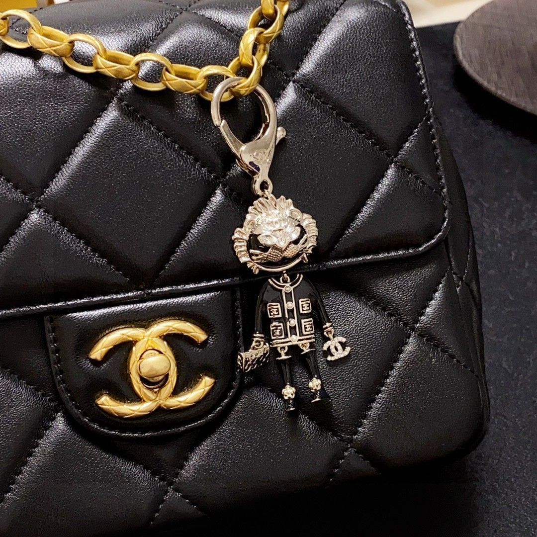 CHANEL ブラック ナイロン キーホルダー シャネル ショルダーバッグ レディース ブラック CHANEL AS4868