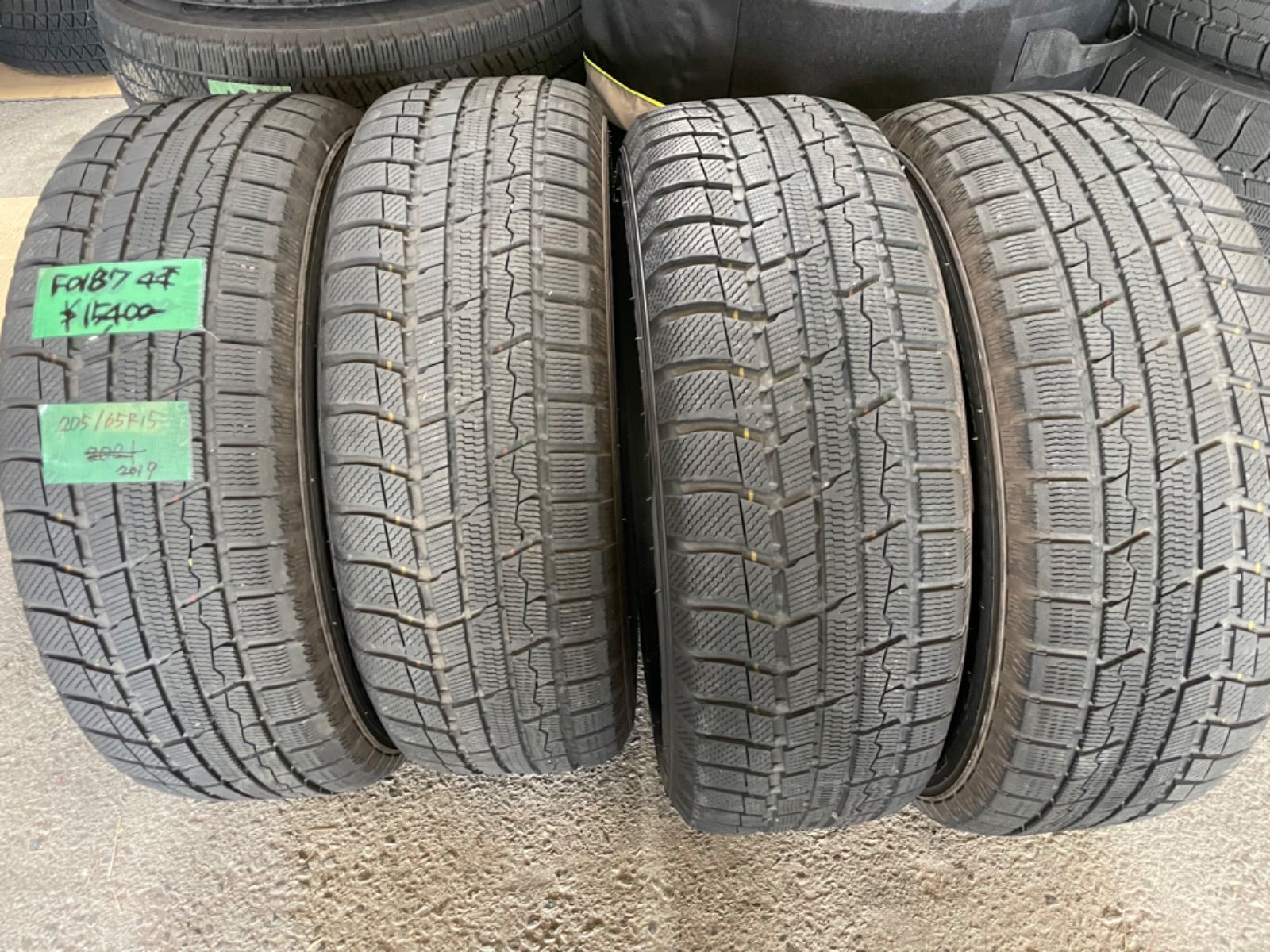 （F0187）中古スタッドレスタイヤ４本セット！205/65R15 TOYOウィンタートランパスTX 2019年製造！