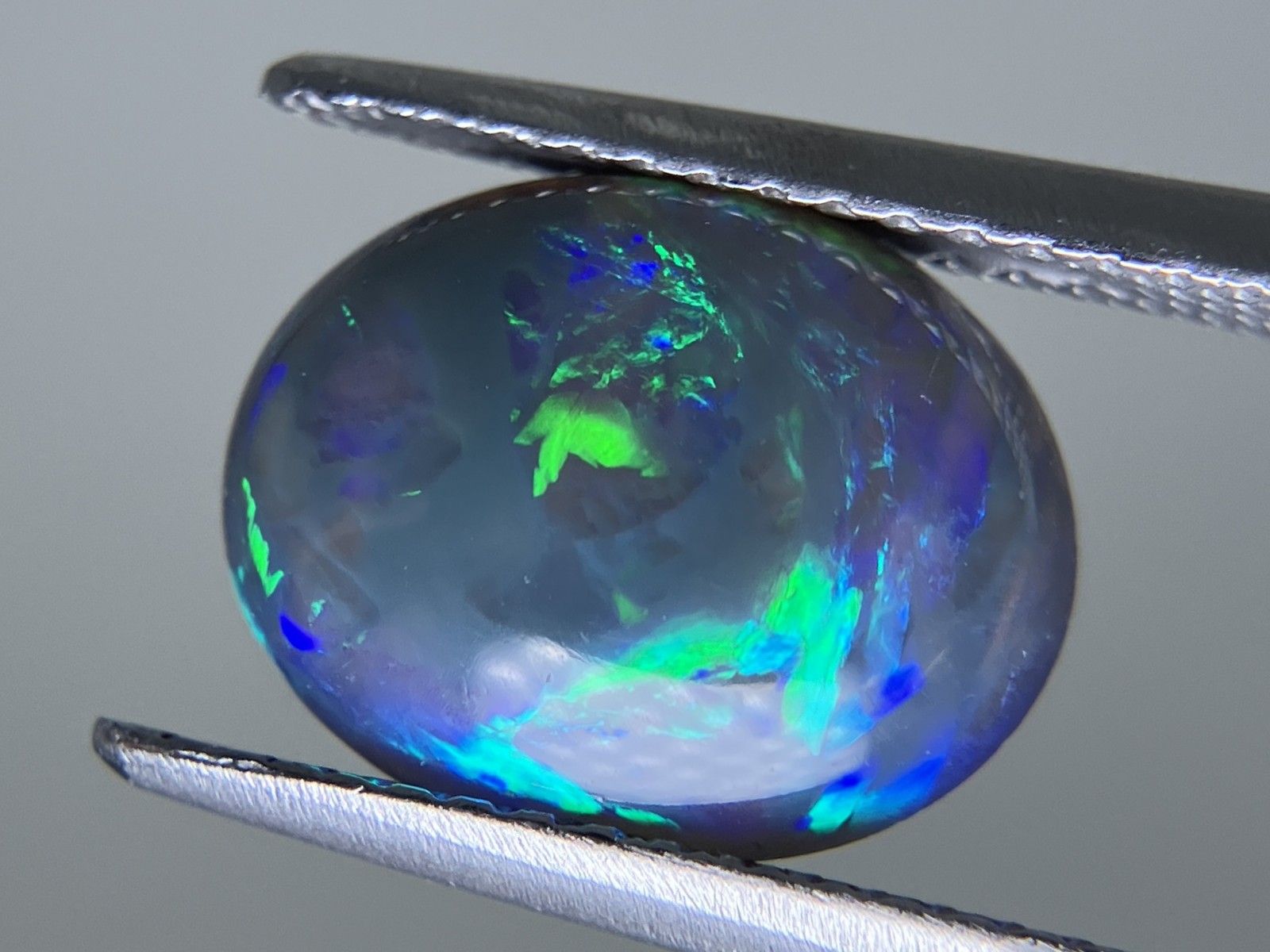 ブラックオパール 2.791ct 中央宝石ソーティング付き 11.2×8.9×5.0 