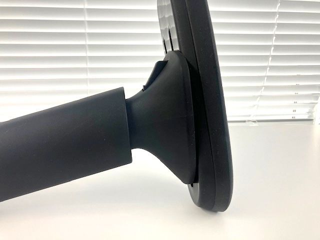 ブラック