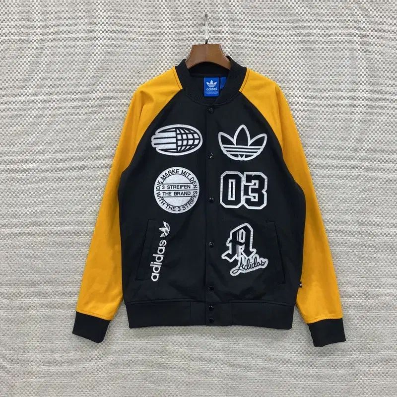 【雷市場（ポンジャン）商品韓国直送】 adidas(アディダス) ロゴ 刺繍パッチ スタジアム バーシティ ジャケット 105 S05306