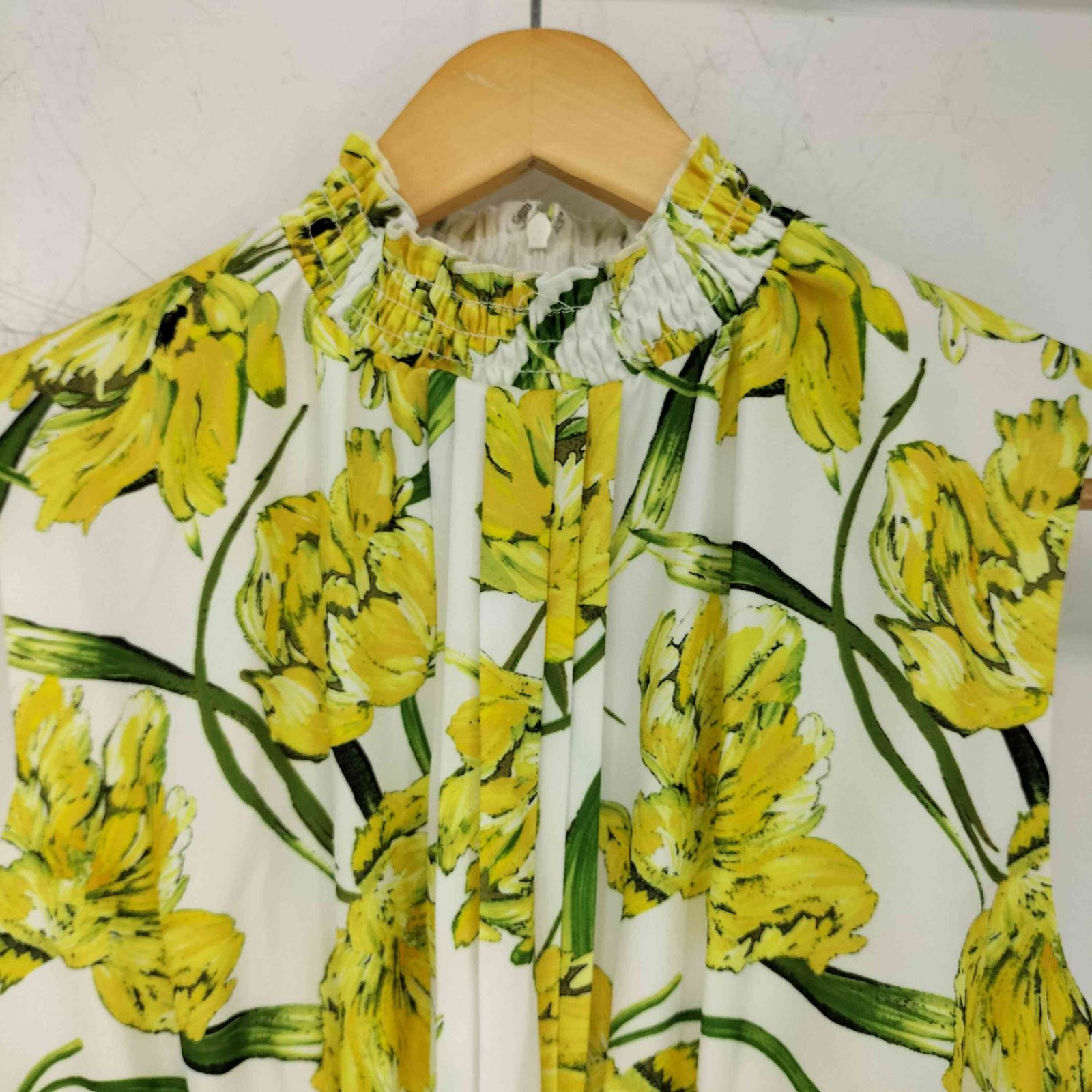 Bloom floral shirring エミリアウィズ　ワンピース emiriawiz Bloom floral shirring ワンピース - メルカリ