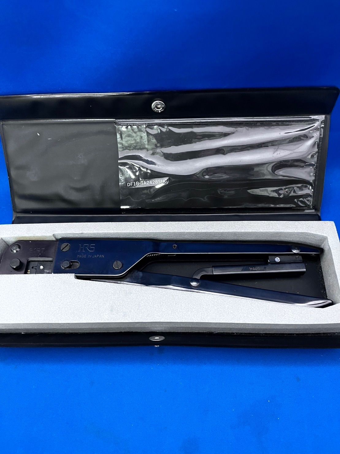 ヒロセ電機 圧接工具 端子圧着 DF1B-TA2428SHC - メルカリ ヒロセ電機 圧接工具 端子圧着 DF1B-TA2428SHC - メルカリ