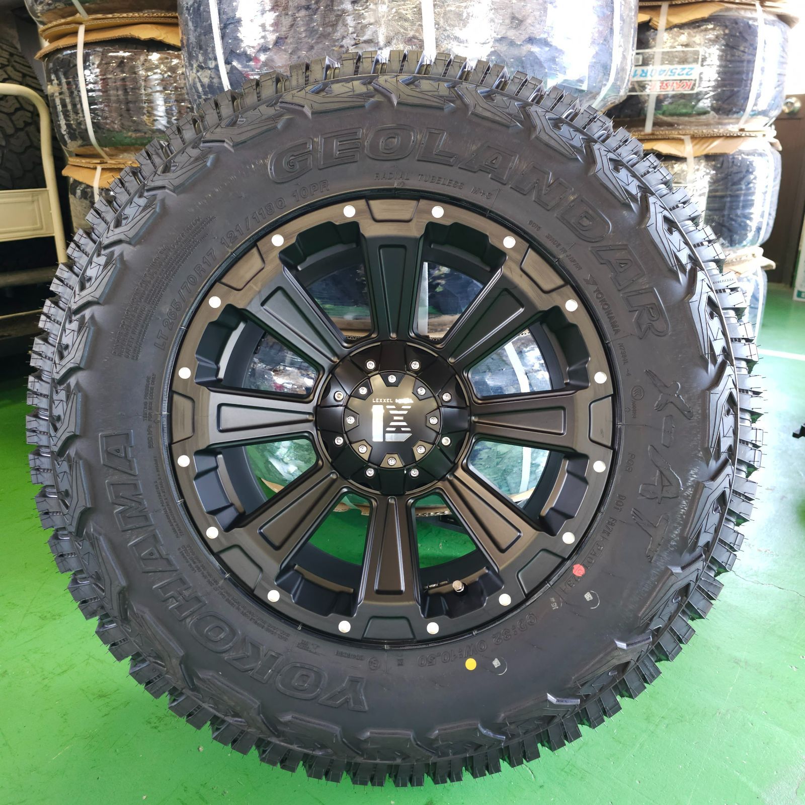 共豊　ザインＳＳ　265/65Ｒ17　ＴＯＹＯ　ＧＳＩ-6付き　ハイラックス　プラド　サーフ　ＦＪクルーザー　黒　ブラック　数量限定