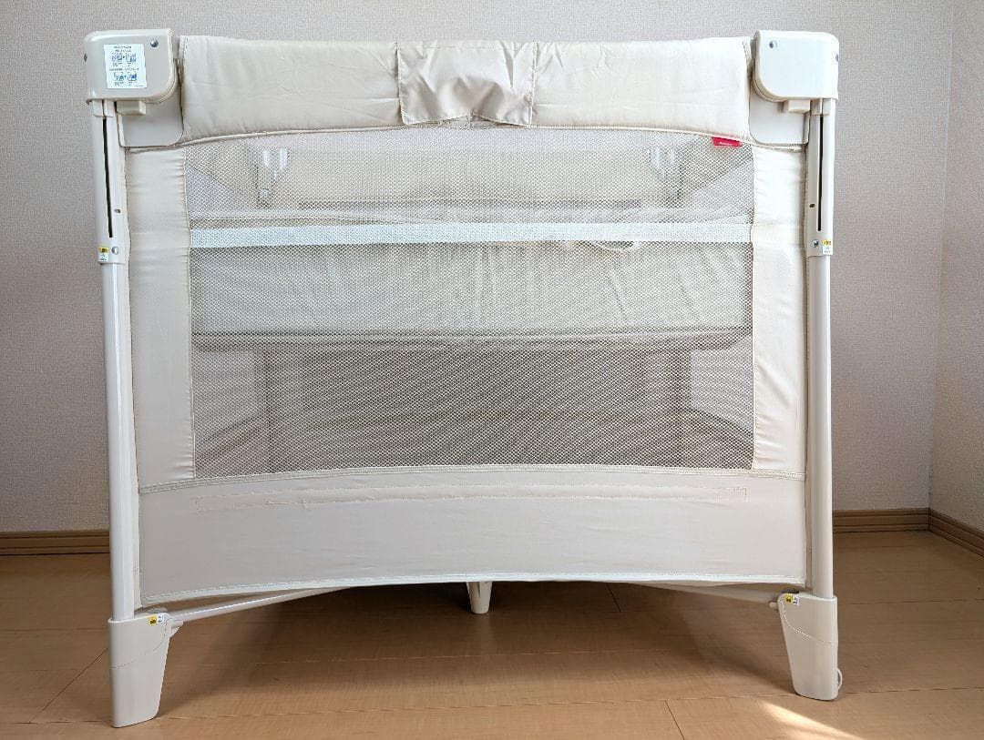 色 Aprica アップリカ ココネルエアー ミルクホワイト ベビーベッド プレイヤード 新生児～2歳頃 軽量 折りたたみ式 持ち運び楽々 通気性 清潔で安心な寝ここち