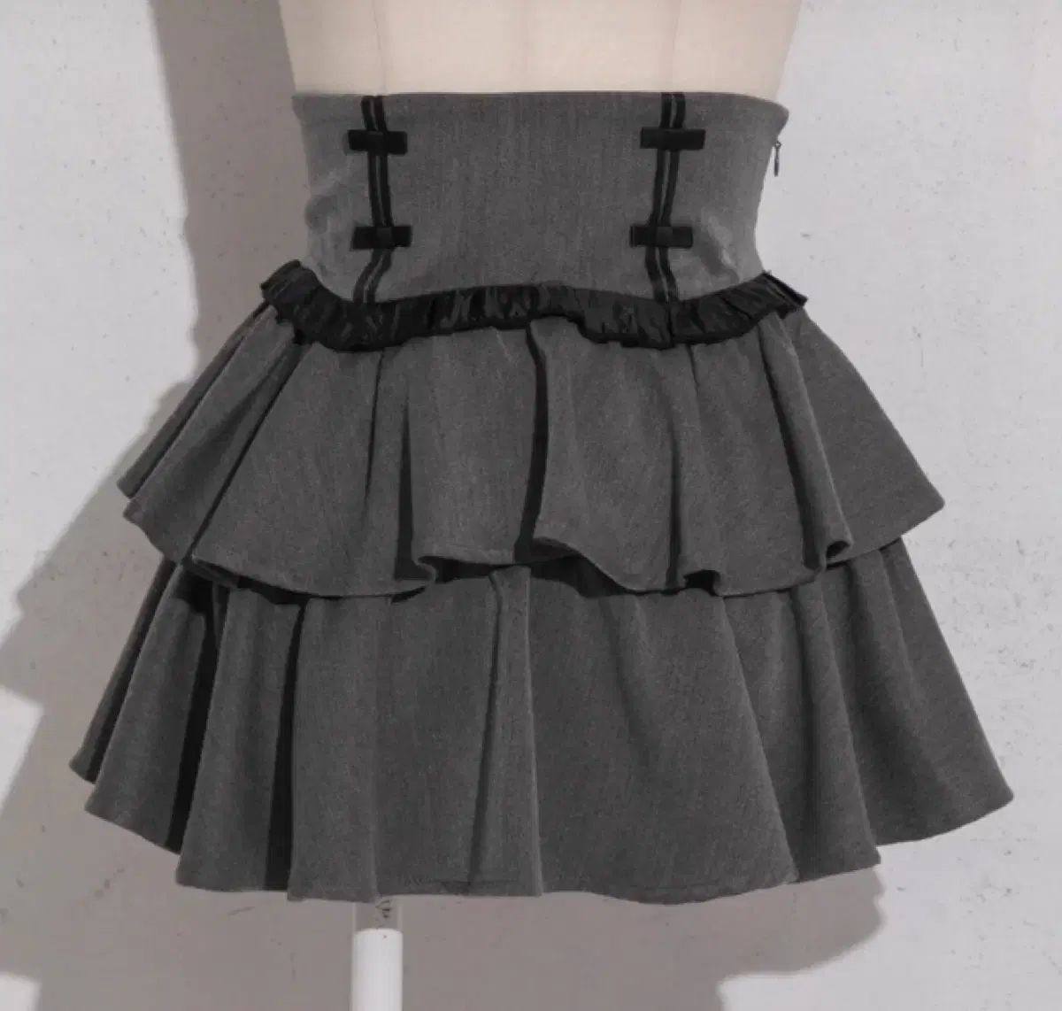 pium ティアードフリル長袖ミニワンピース ブラックチェック pium