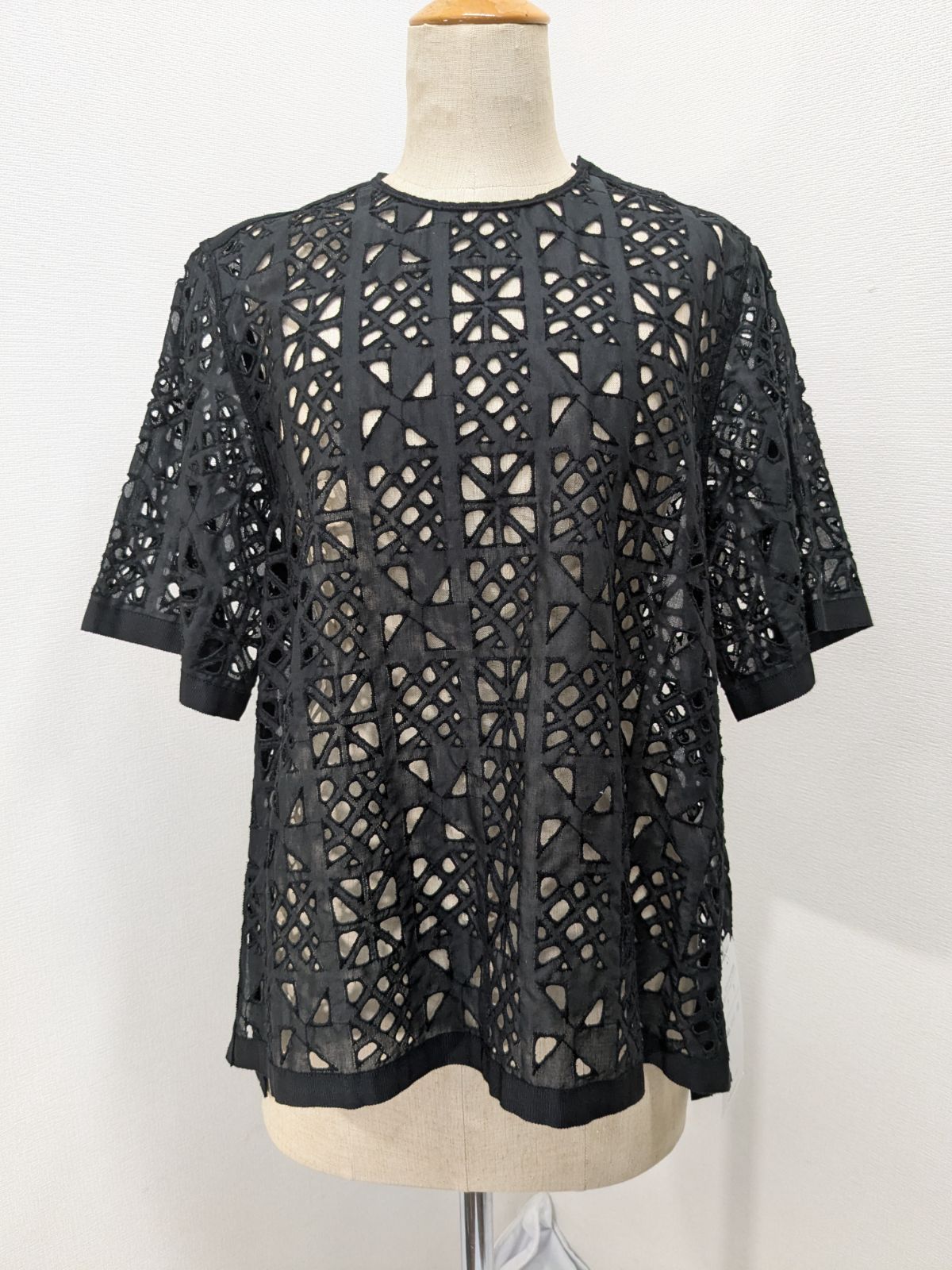 トゥモローランド　トライアングル　カットワークレース　ブラウス　トップス 新品タグ付き】TOMORROWLAND collection トゥモローランド