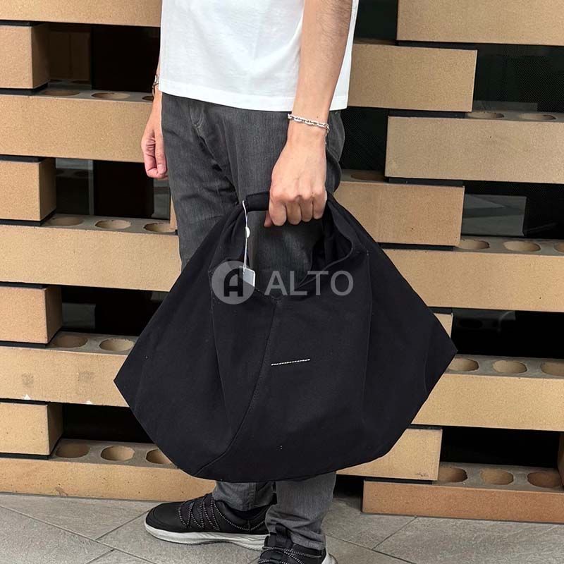 【2025春夏物モデル】MM6 Maison Margiela エムエムシックス メゾンマルジェラ ジャパニーズ ドレープ バッグ トートバッグ SB5WC0019 P7254 T8013 ブラック メンズ