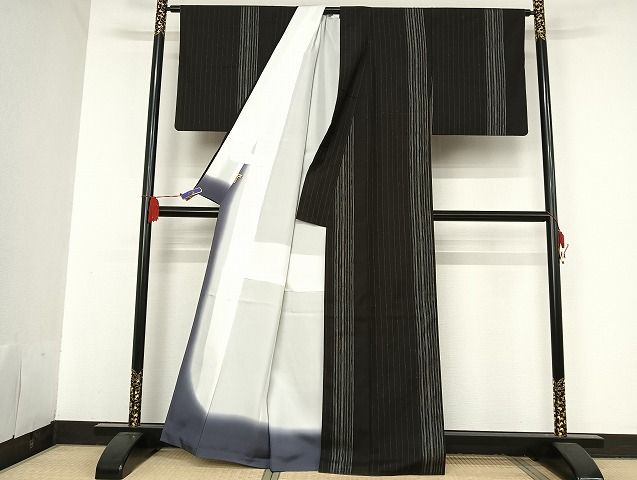 平和屋着物○本場縞大島紬 黒地 銀糸 正絹 逸品 AAAU4349np - メルカリ