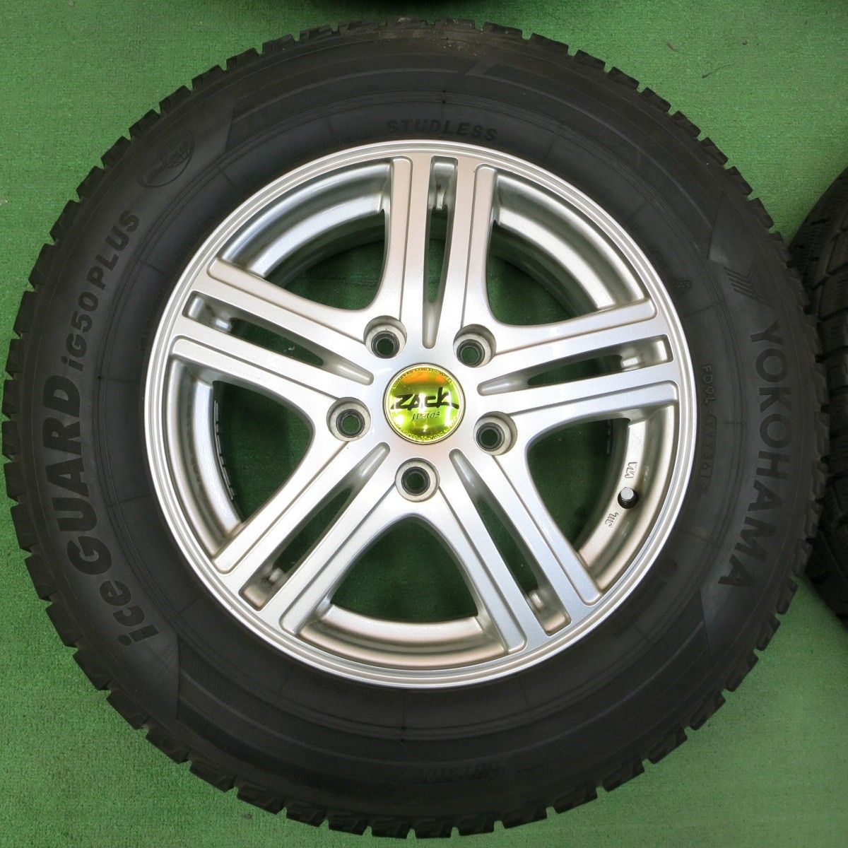 205/65R15 ヨコハマIG50 バリ溝中古スタッドレスタイヤ4本 安価