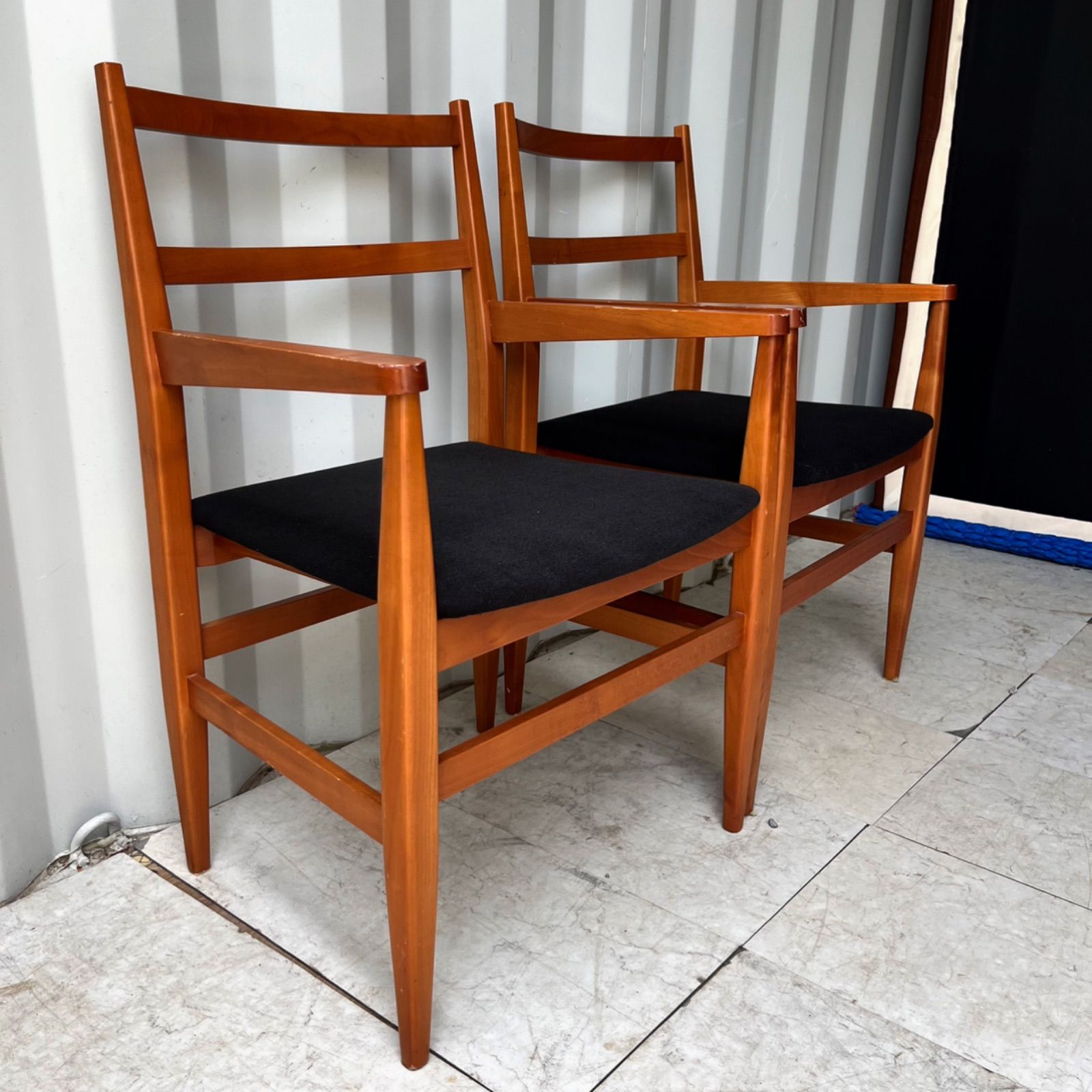 取付無料！カッシーナイクスシー 北欧風おしゃれアンティークアームチェア2脚✨ 取付無料！カッシーナイクスシー 北欧風おしゃれアンティーク