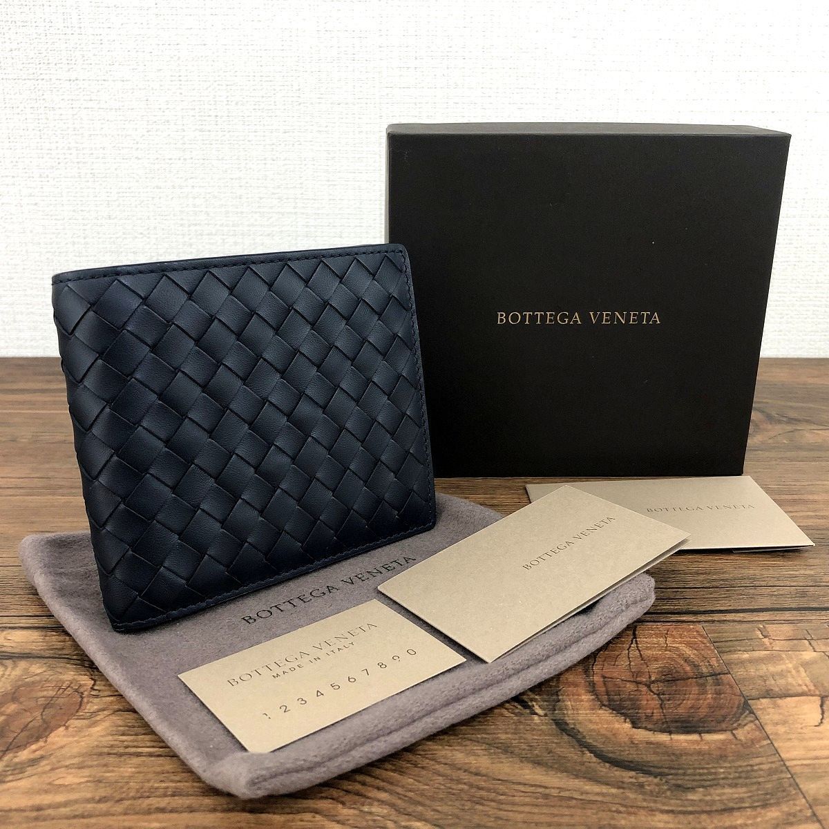 未使用品 BOTTEGA VENETA 二つ折り財布 カーフスキン 79 |