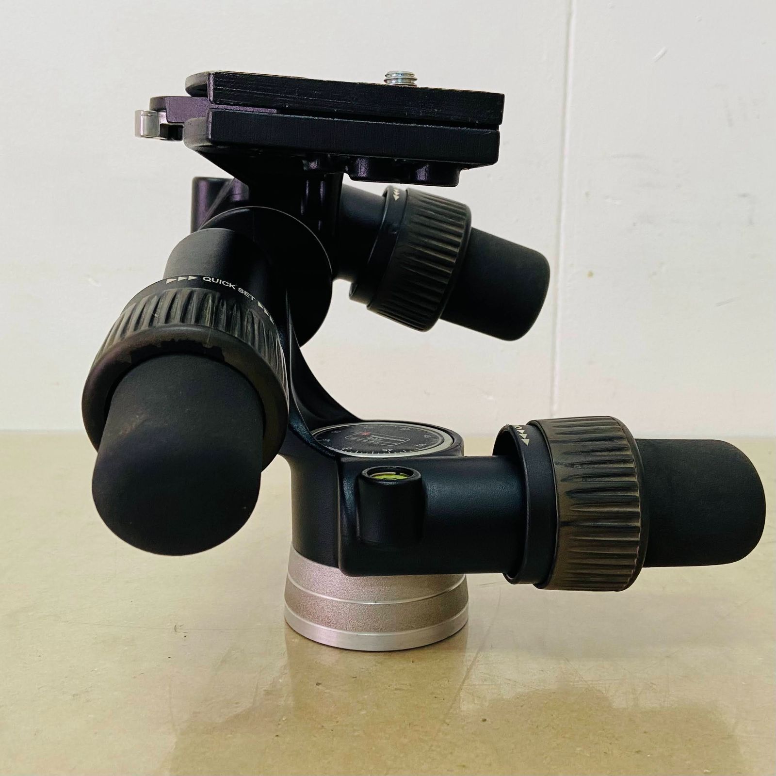 MANFROTTO 405 ギアヘッド 雲台 マンフロット C486 80サイズ発送 